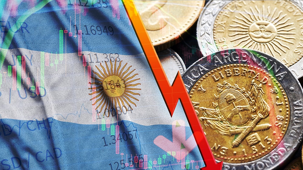 Bloomberg: El peso argentino muestra señales que se encamina a la devaluación