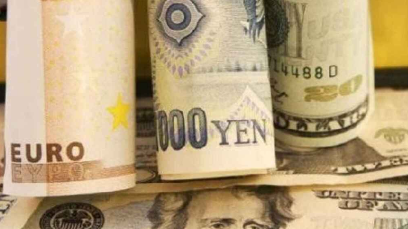 El yen cede parte de su fuerte subida tras supuesta intervención, el dólar opera estable
