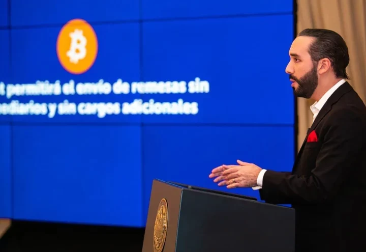 La turbulencia del bitcoin hunde la deuda de El Salvador