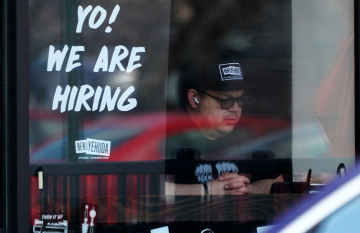 El desempleo en EEUU se mantiene en 3.6% en mayo tras la creación de 390,000 nuevos trabajos