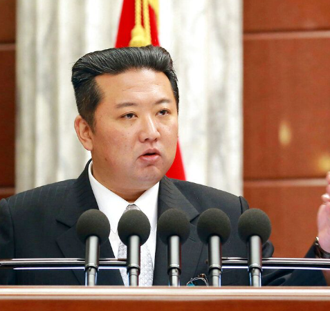 Kim Jong Un lanza un misil balístico sobre Japón