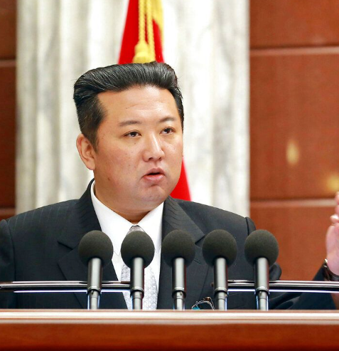 Kim Jong Un lanza un misil balístico sobre Japón