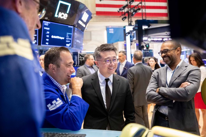 Tras semana de turbulencia el NYSE cerró en alza