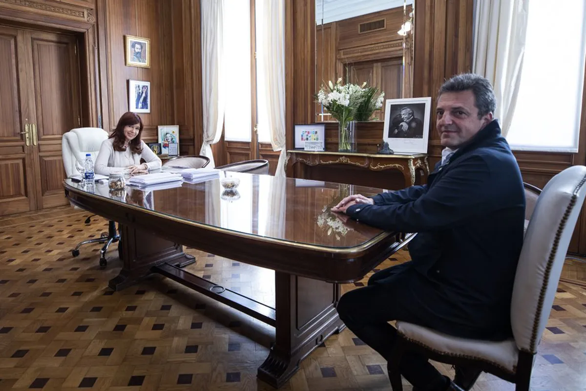 Massa avanza con sus preparativos y se mostró con Cristina Kirchner, que enfrenta sus propias complicaciones