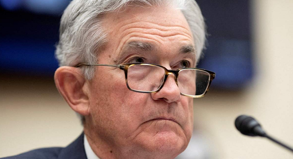 La banca se hunde: ¿Puede el ‘efecto pánico’ frenar los planes de la Fed?