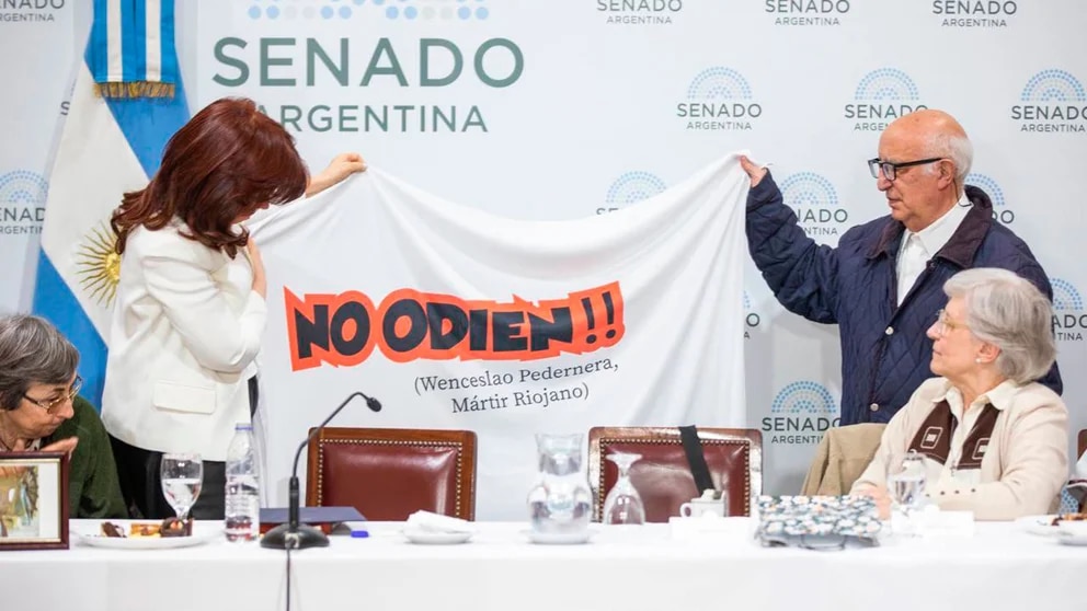 Señales del oficialismo: la reaparición de CFK después del ataque y el mensaje económico del Presupuesto