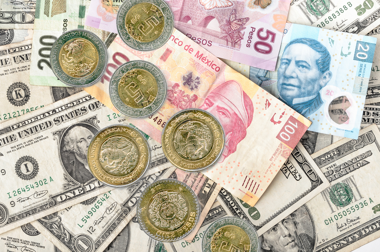 Peso mexicano ‘modesto’ frente al dólar: Tipo de cambio hoy jueves 29 de febrero
