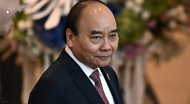 El presidente vietnamita Phuc dimite por supuestas infracciones legales de sus subordinados