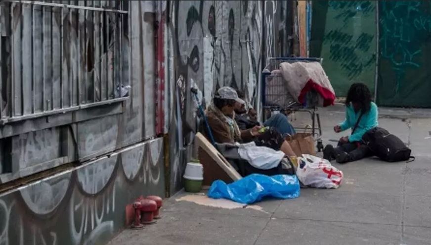 Javier Milei está trazando un “nuevo rumbo”: el Gobierno dice que la pobreza ya es 50%