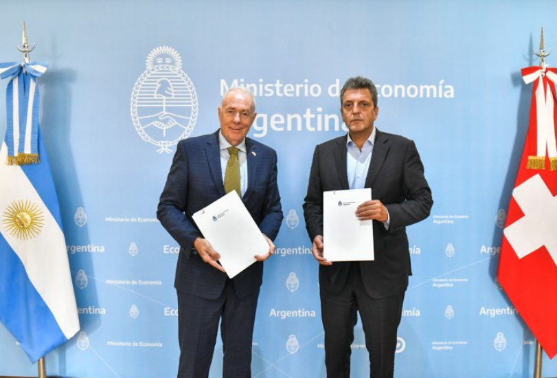 Massa firma acuerdo para la refinanciación de deuda que Argentina mantiene con el grupo de países acreedores suizos