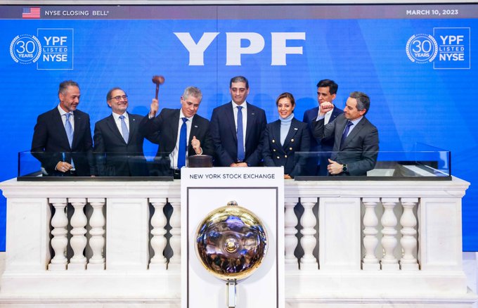 Las acciones de YPF aumentaron más de un 300%