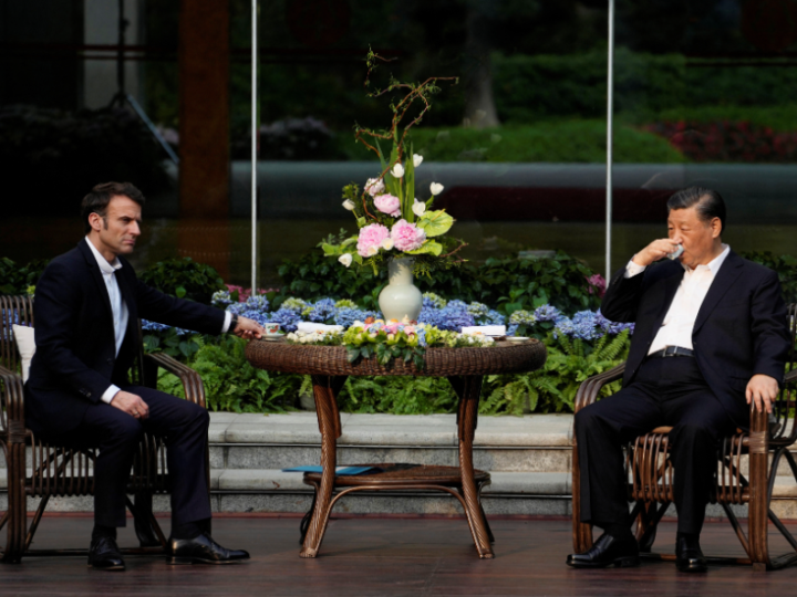 Macron se mostró cercano a las posiciones del régimen chino