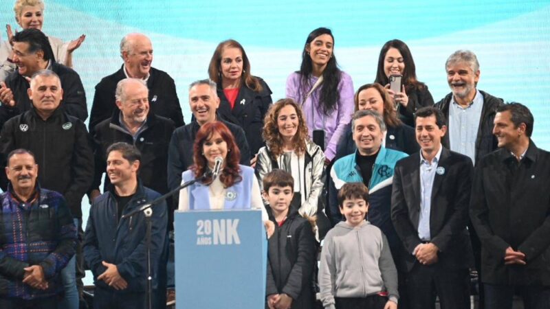 Cristina Kirchner volvió a la Plaza de Mayo y marcó la línea para cerrar filas, pero no definió candidaturas