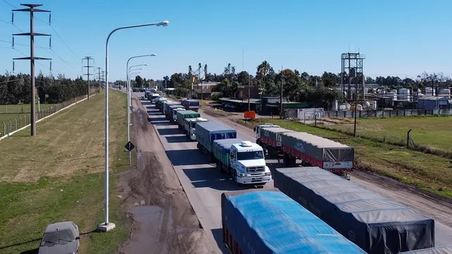 Cae el ingreso de camiones al puerto de Rosario