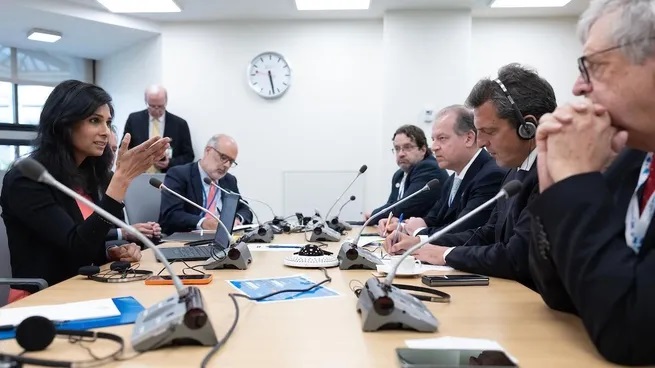 El equipo económico viaja a Washington para cerrar el acuerdo con el FMI