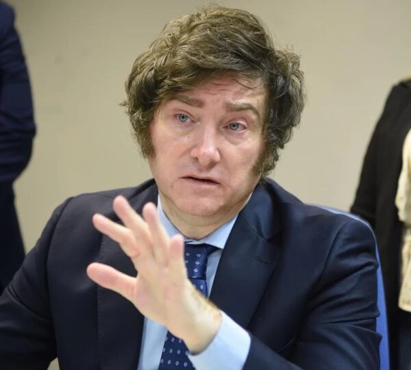 Milei iniciará conversaciones con el FMI sobre programa argentino