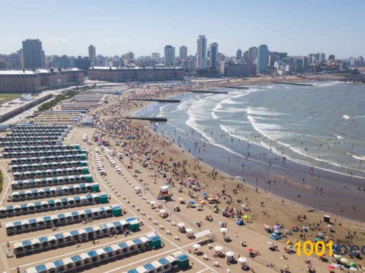 Mar del Plata: desde $400.000 alquilar una sombrilla