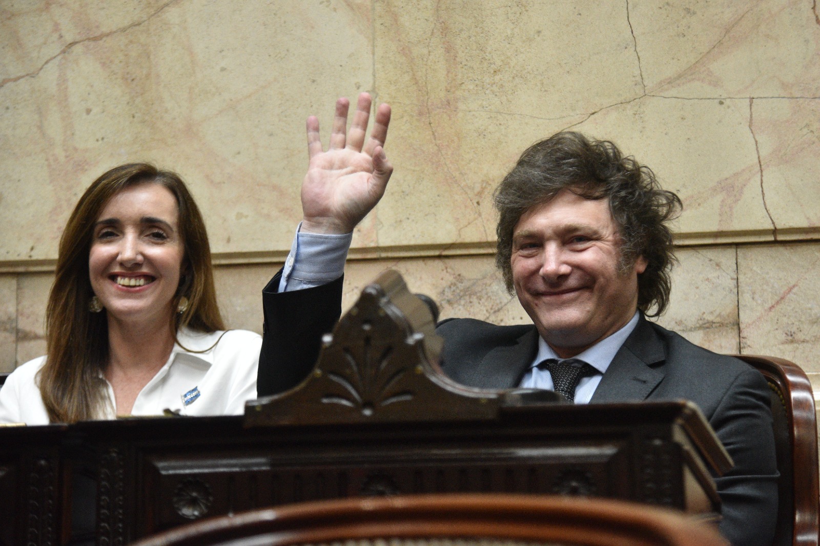 La Asamblea proclamó a Javier Milei en un Congreso que sigue siendo una incógnita, entre negociaciones por puestos clave