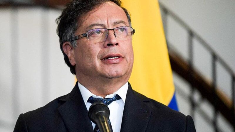 Gobierno Petro empieza a cobrar nuevo impuesto a plataformas digitales en Colombia