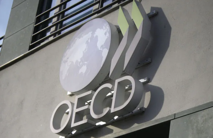 OCDE pronostica alta inflación y caída de la economía argentina para 2024