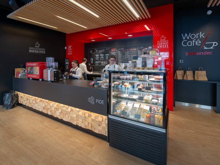 Santander inaugura un nuevo “Work Café” en Mar del Plata: un concepto que revoluciona las sucursales tradicionales
