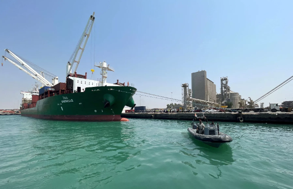 Hapag-Lloyd ofrecerá tránsito terrestre por Arabia Saudita debido a la situación del mar Rojo