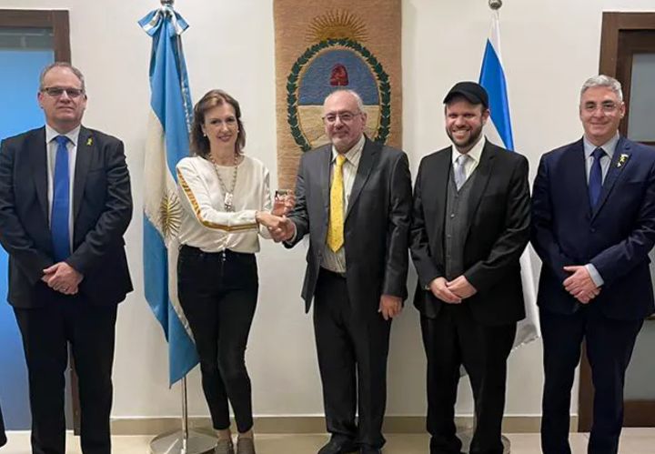 Tras la gira de Milei, empresa israelí invertirá más de USD 100 millones en el lito argentino