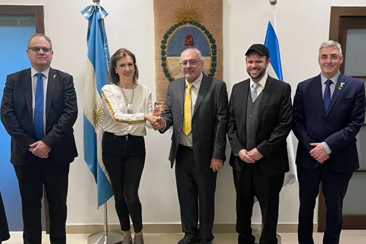 Tras la gira de Milei, empresa israelí invertirá más de USD 100 millones en el lito argentino