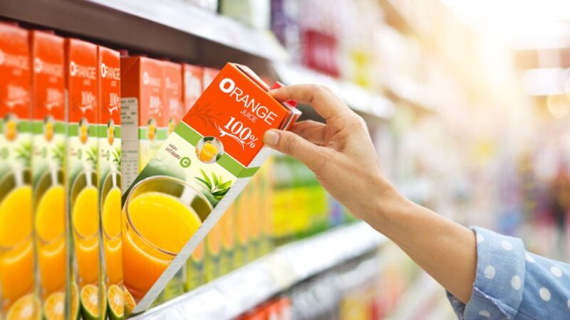 Los supermercados comenzaron a ingresar productos importados hasta 75% más baratos
