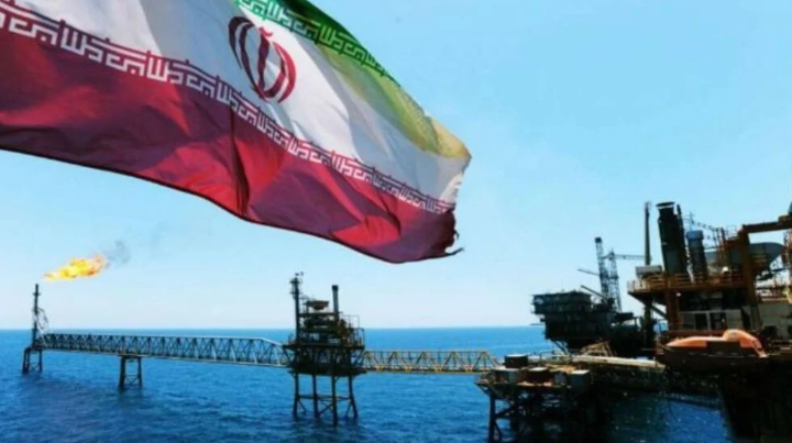 El petróleo Brent cae el 1 % tras la relajación de la tensión en Oriente Medio